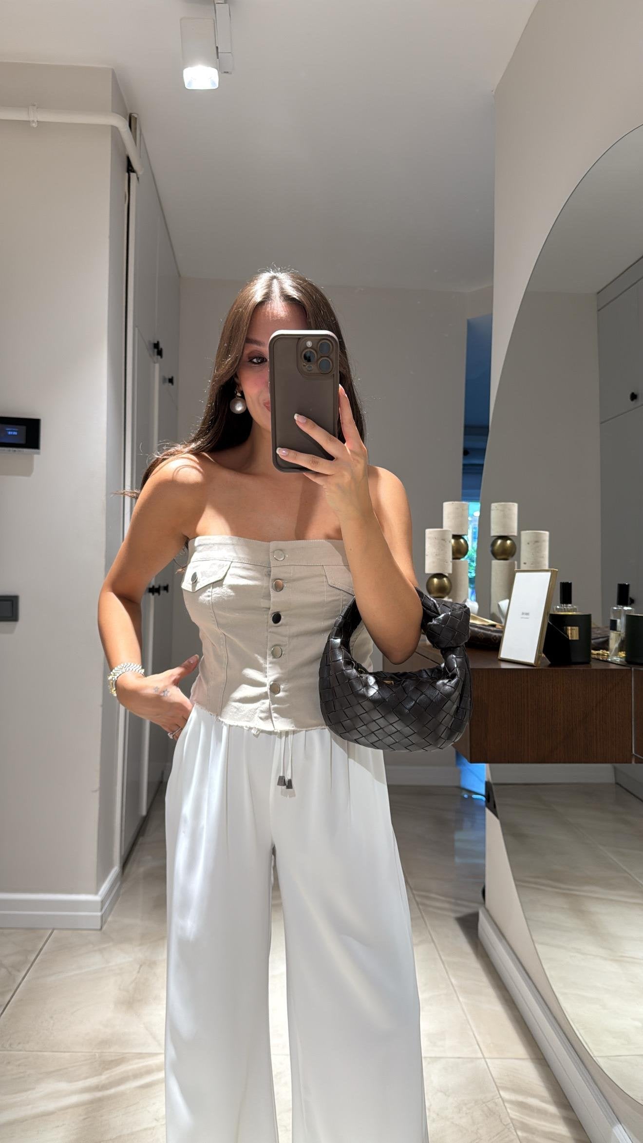 Cropped Lara