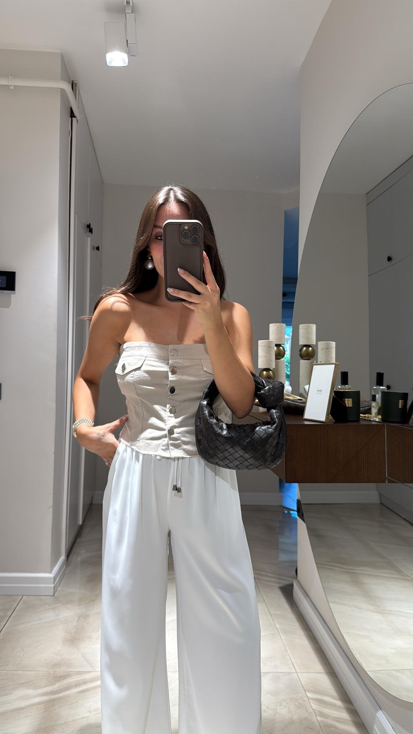 Cropped Lara