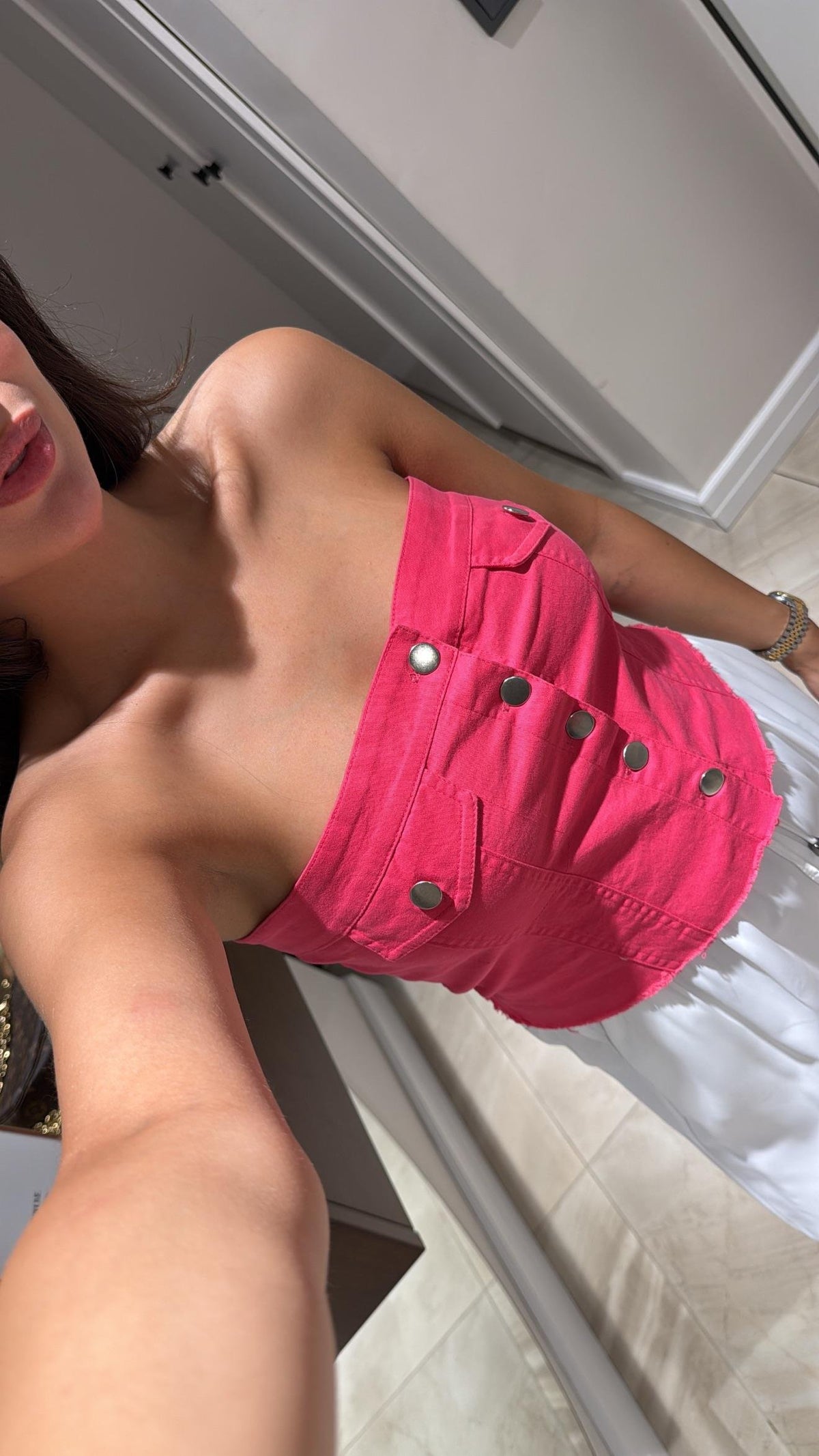 Cropped Lara